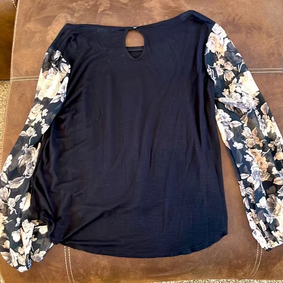 Maurice’s blouse - Picture 3 of 3